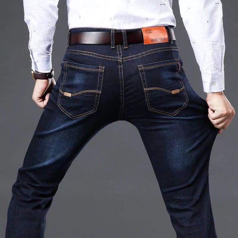 Casual Straight-Leg Jeans